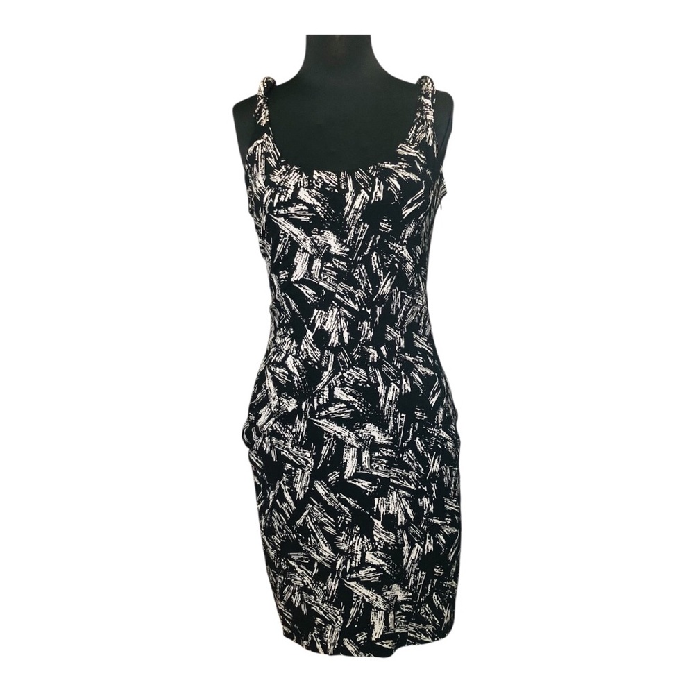 Ann Taylor Elegant Black and White Patterned Sleeveless Dress Size 2